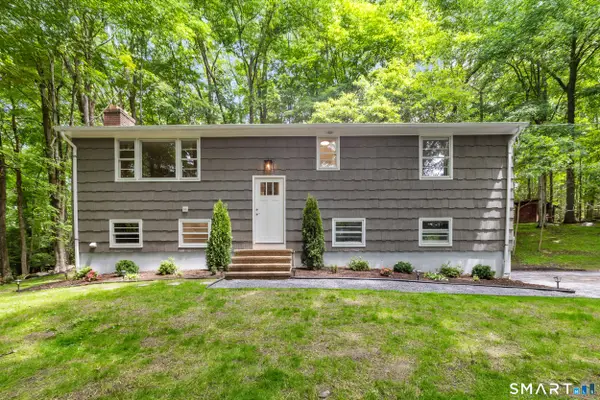 9 New Light Drive, Danbury, CT 06810