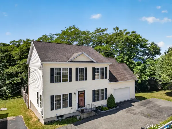 5 Grove Avenue, Groton, CT 06340