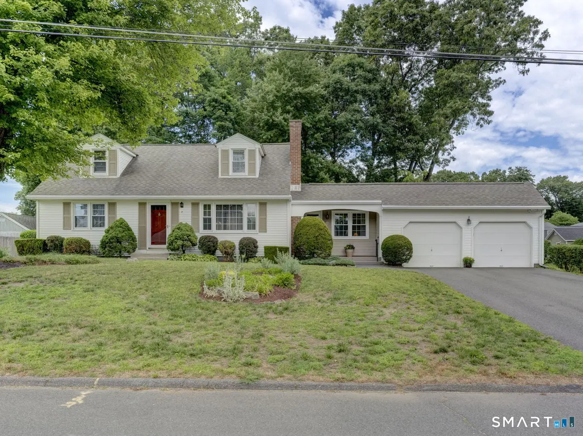 8 Circle Drive, Enfield, CT 06082 - #1