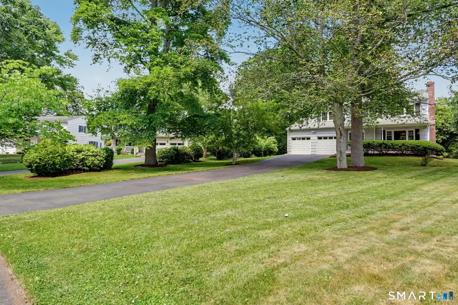 29 Coachlamp Lane, Darien, CT 06820 - #2