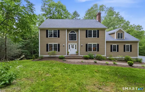 29 Narragansett Trail, Newtown, CT 06482