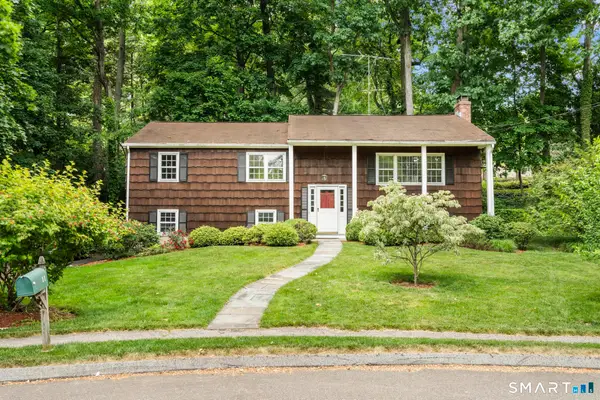 11 Lycett Court, Norwalk, CT 06850