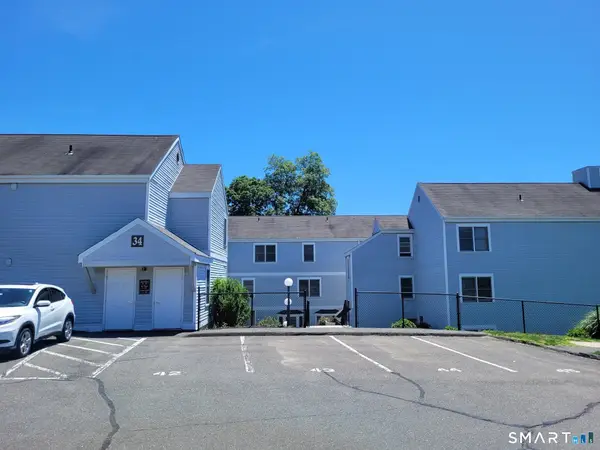 55 Mill Plain Road #34-3, Danbury, CT 06811