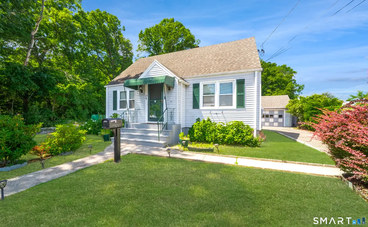 25 Oakwood Street, Bridgeport, CT 06606 - #1