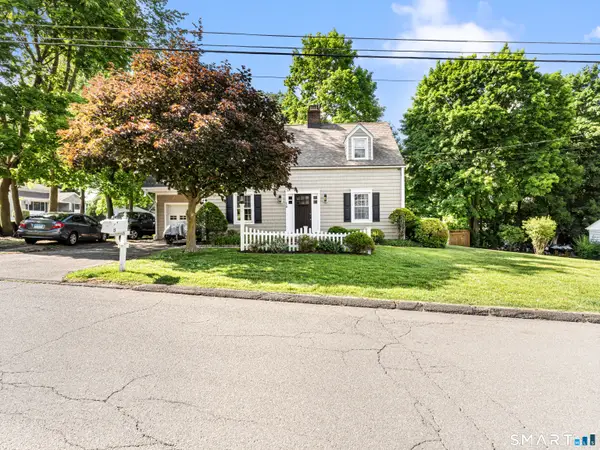 15 Ezra Road, Danbury, CT 06811
