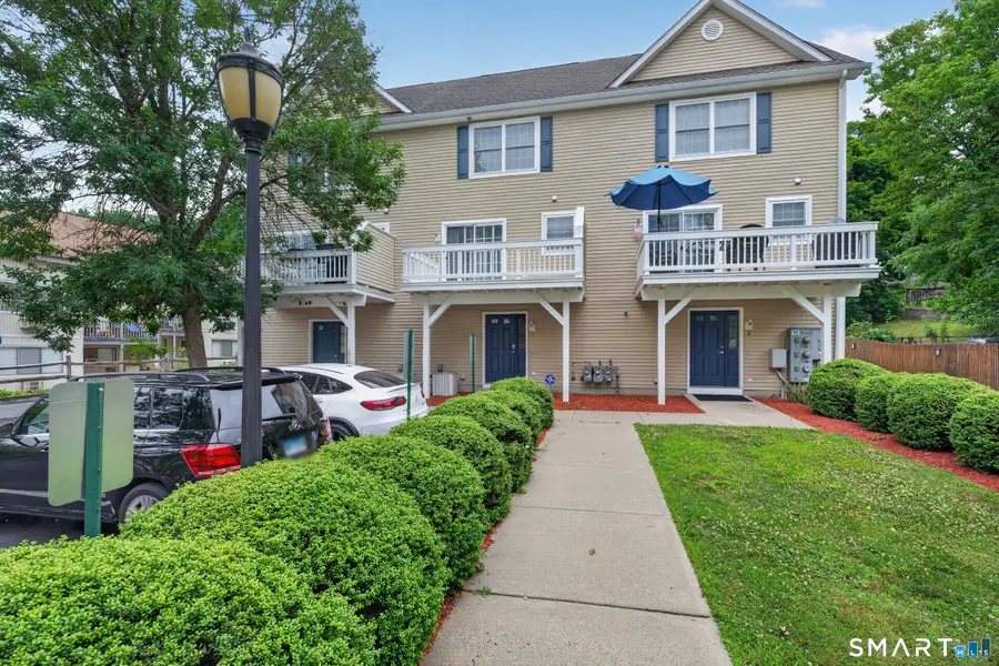 29 Town Hill Avenue #7, Danbury, CT 06810 - #3