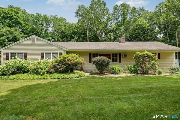 17 Pumpkin Lane, Norwalk, CT 06851