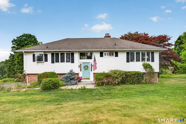 14 Whippoorwill Hill Road, Newtown, CT 06470