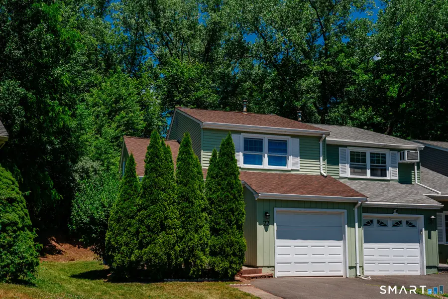 22 Pebble Court, Newington, CT 06111 - #2