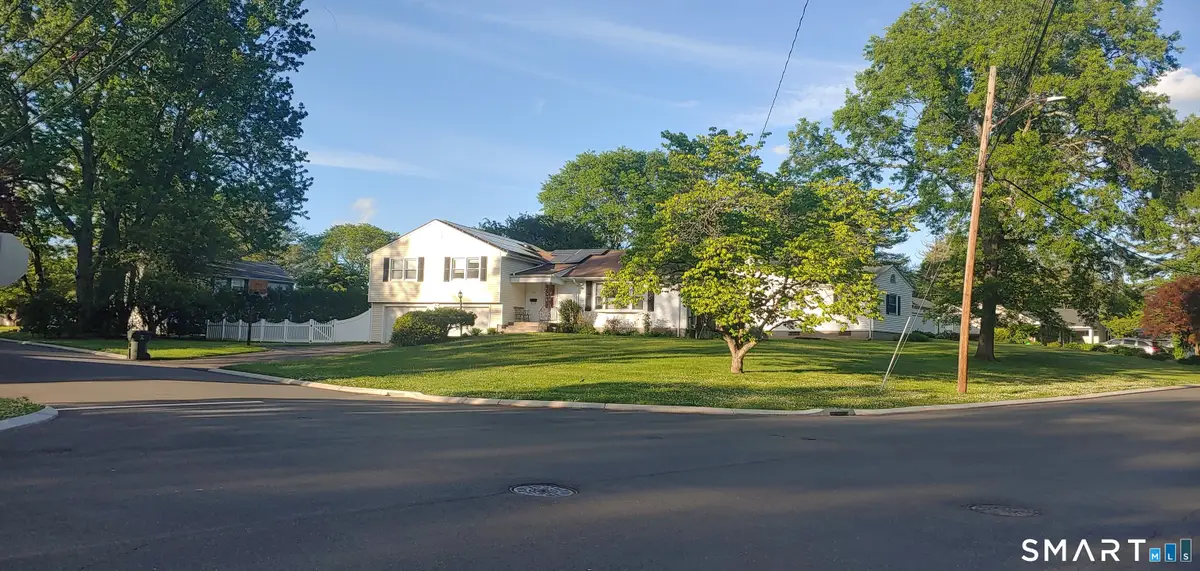 22 Vardon Road, West Hartford, CT 06117 - #1