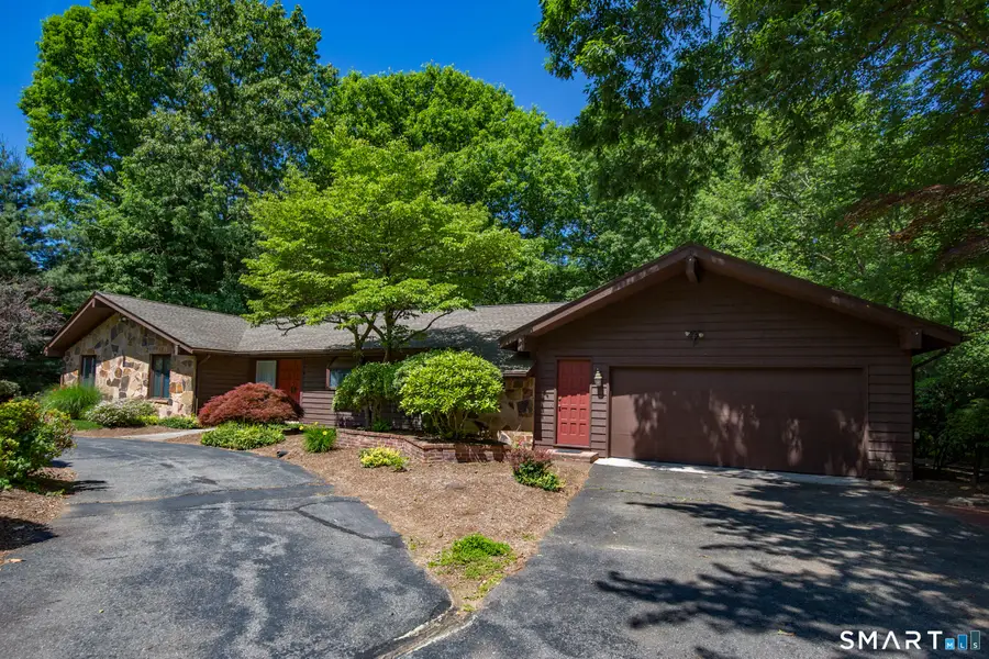 26 Brooks Road, Longmeadow, MA 01106 - #3