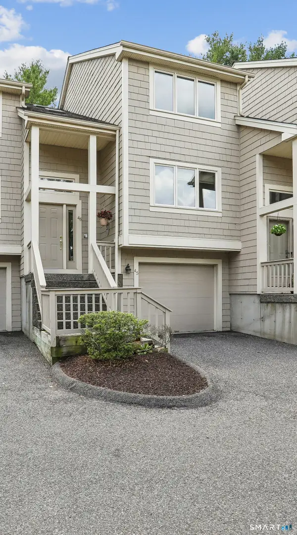 11 Boulevard Drive #10-45, Danbury, CT 06810