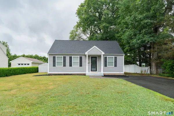 17 Edgewood Street, Cromwell, CT 06416
