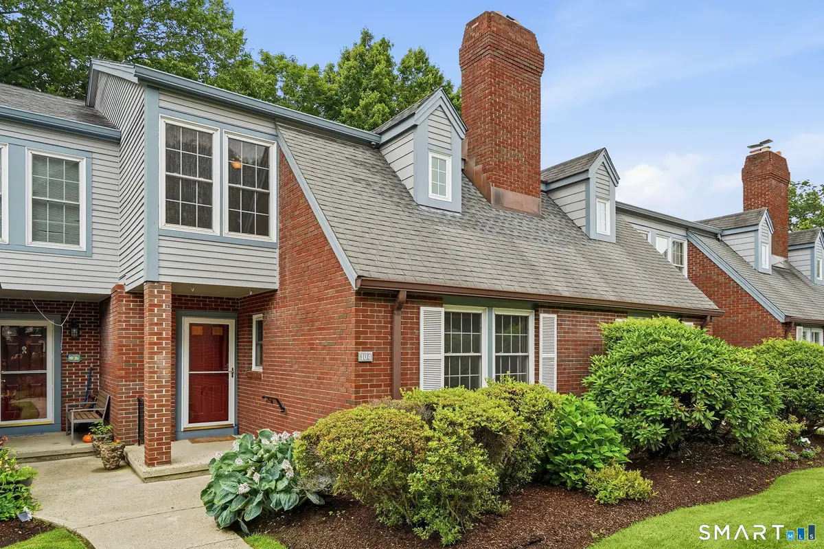 104 Roberton Crossing #104, Fairfield, CT 06825 - #1