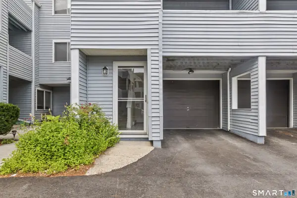 1 Beaver Brook Road #8, Danbury, CT 06810