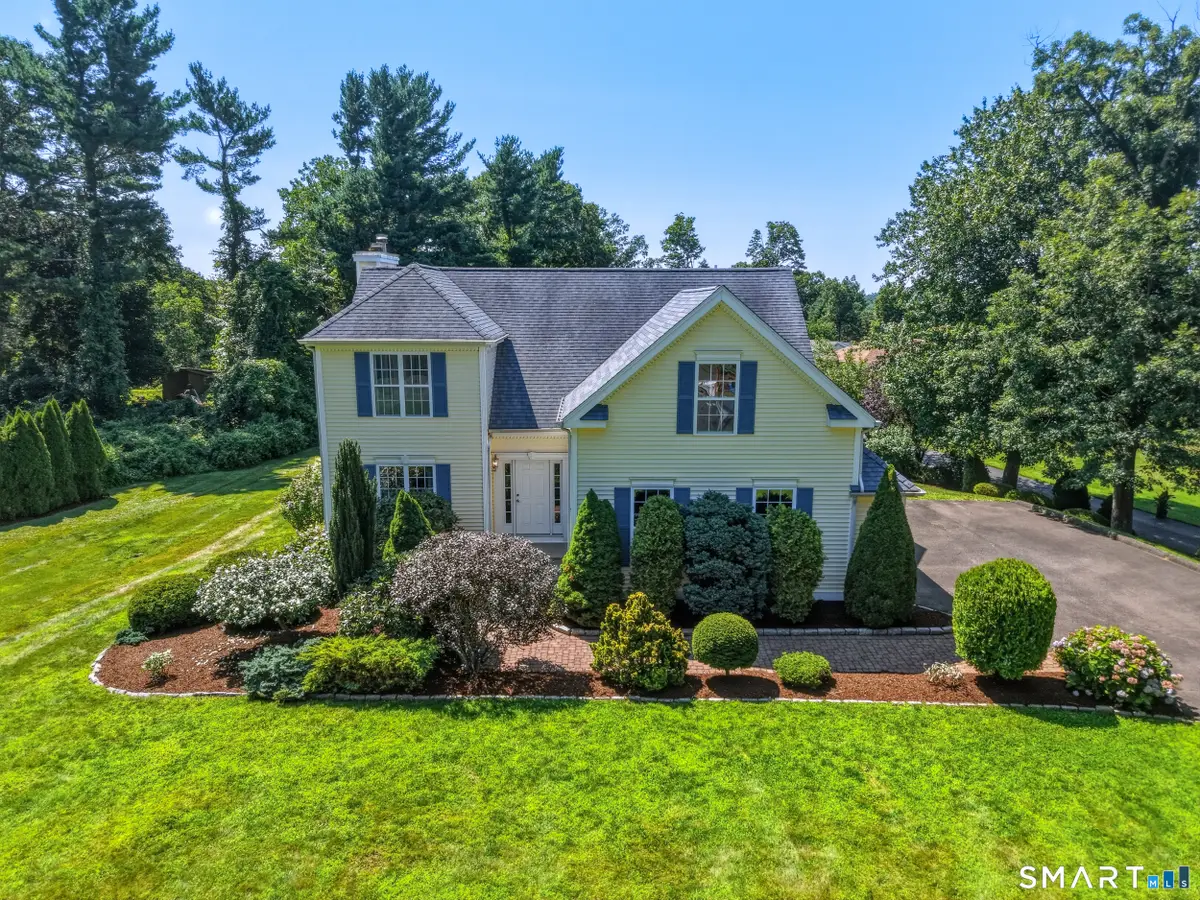 20 Ridgewood Court, North Haven, CT 06473 - #1