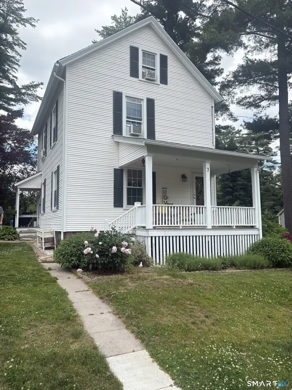7 Middle Lane, Simsbury, CT 06070