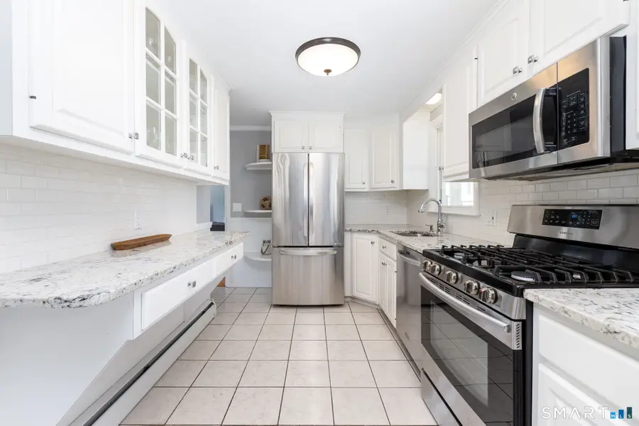 14 Fennwood Circle, Newington, CT 06111 - #3