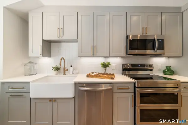 89 South Trail #A, Stratford, CT 06614