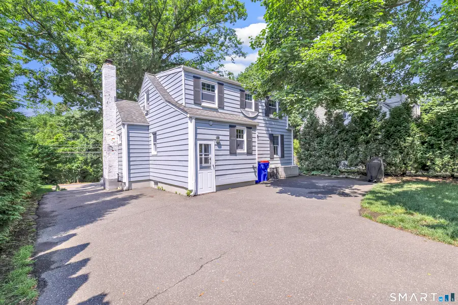 2082 Stratfield Road, Fairfield, CT 06825 - #3