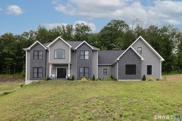 4 Oakengate Road, Wolcott, CT 06716