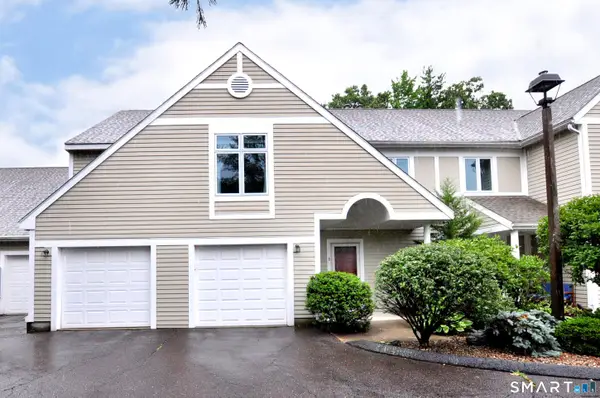 8 Centerbrook Court #8, Avon, CT 06001