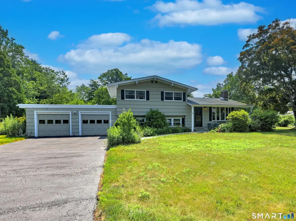 21 Mcdermott Circle, Hamden, CT 06518 - #1