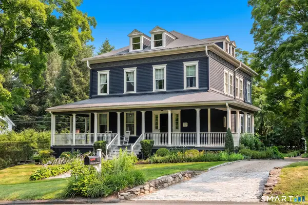 11 Pleasant Street, Woodbury, CT 06798