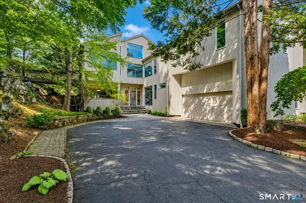 25 Milan Road, Woodbridge, CT 06525