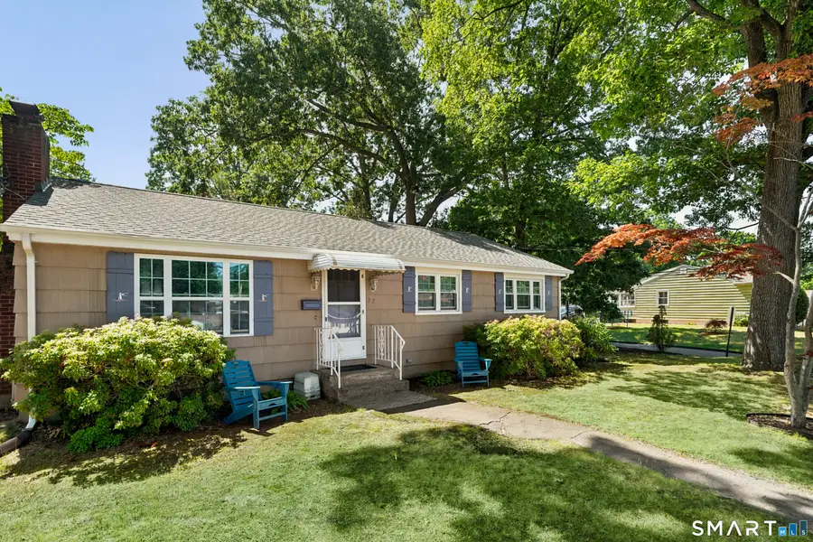 37 Roosevelt Avenue, West Haven, CT 06516 - #3