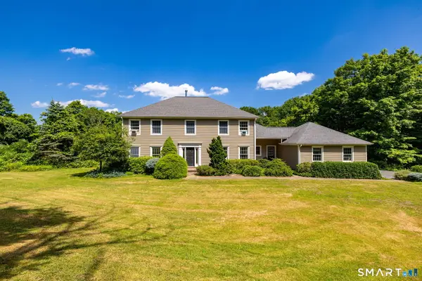18 South Street, Woodbury, CT 06798