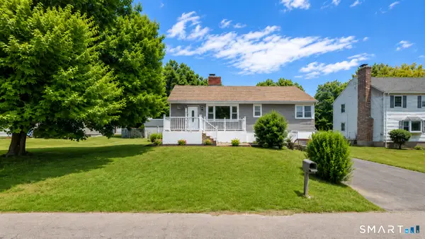 12 Homestead Place, Branford, CT 06405