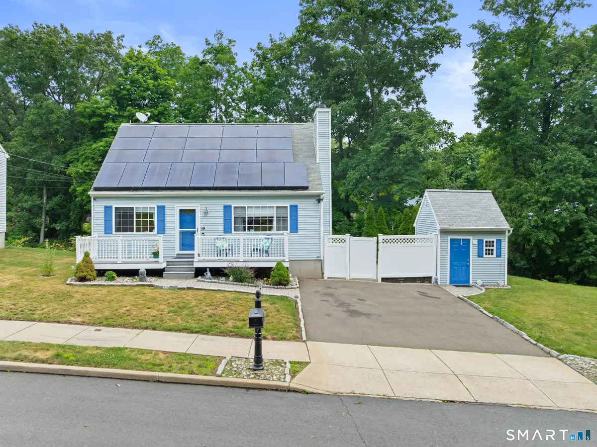 19 Lake Avenue, West Haven, CT 06516 - #1