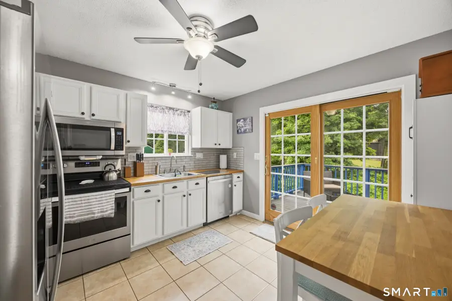 19 Lake Avenue, West Haven, CT 06516 - #3