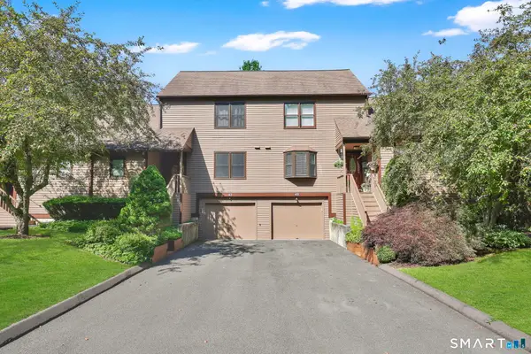 40 Overlook Drive #40, Monroe, CT 06468