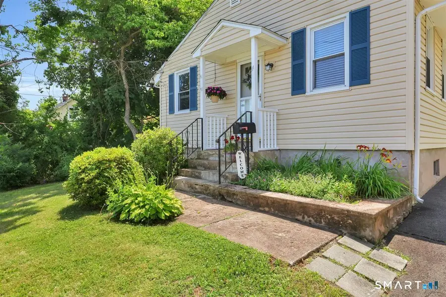 4 Crown Street, Middletown, CT 06457 - #2