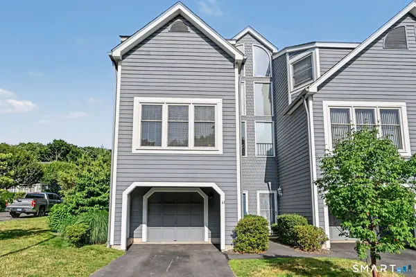 61 Fawn Ridge Lane #61, Wilton, CT 06897