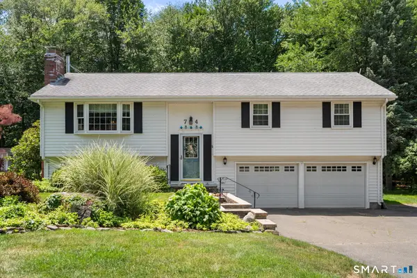 74 Arnott Road, Manchester, CT 06040