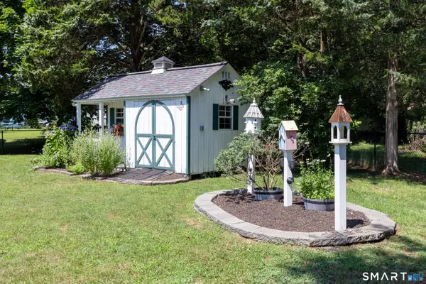 9 Whitewood Road, Clinton, CT 06413
