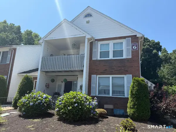 6 Concorde Way #B4, Windsor Locks, CT 06096