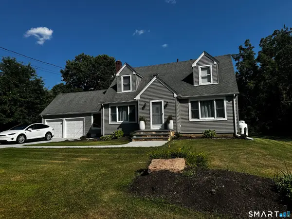 17 Anthony Place, Trumbull, CT 06611