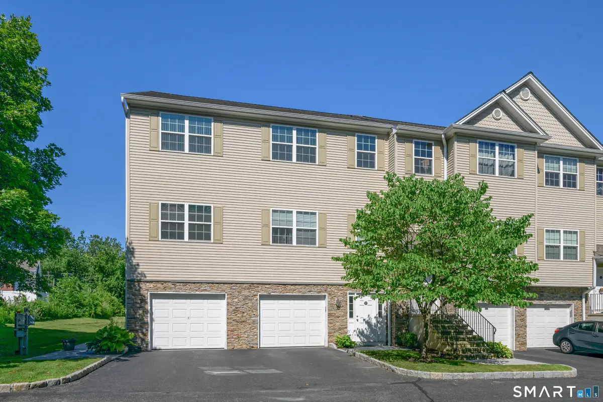 27 Riverview Court #27, Brookfield, CT 06804 - #1