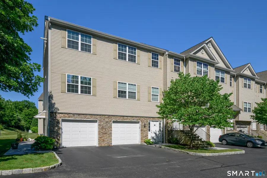 27 Riverview Court #27, Brookfield, CT 06804 - #2