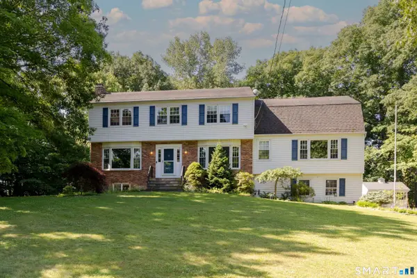 27 Round Hill Drive, Danbury, CT 06811