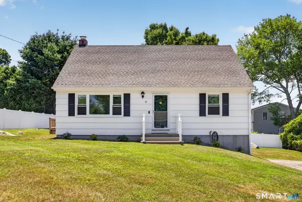 8 Pleasant Street, Stonington, CT 06355