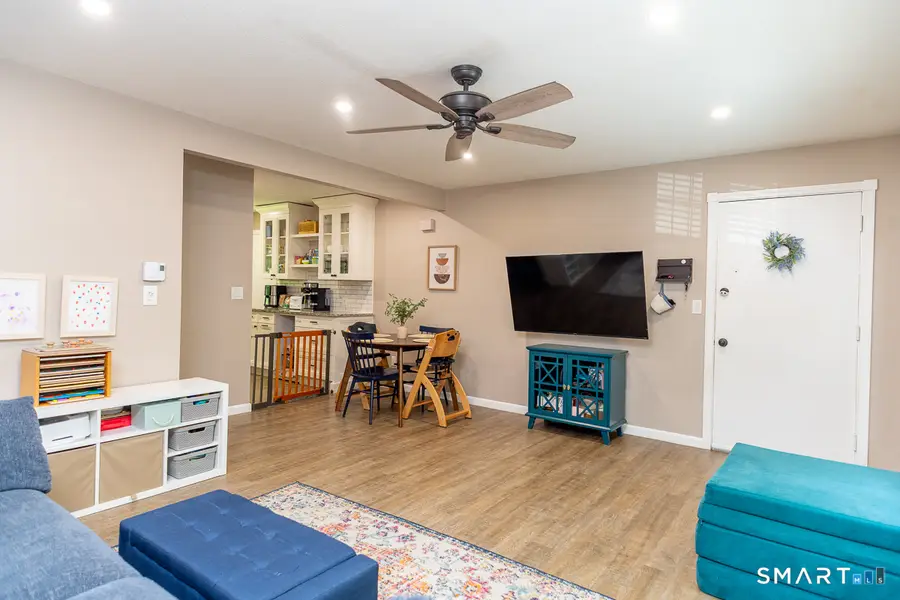 646 Howe Avenue #8, Shelton, CT 06484 - #3