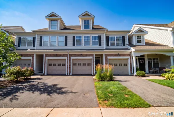 86 Park Place Circle, West Hartford, CT 06110