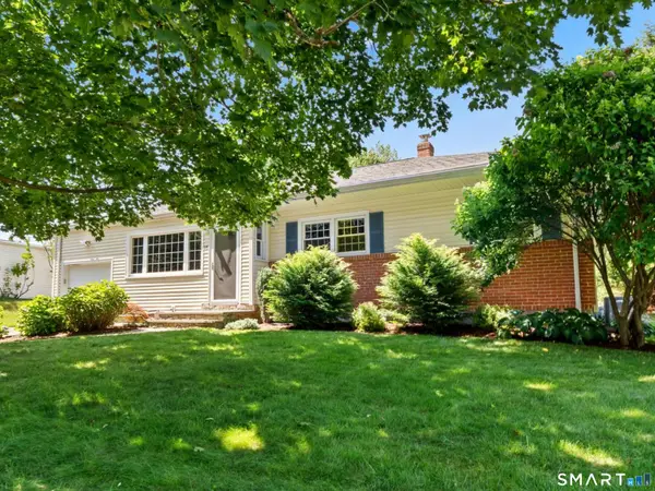 16 East Maxwell Drive, West Hartford, CT 06107