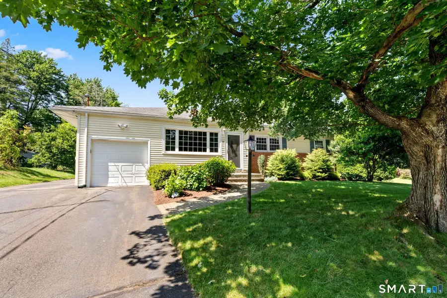 16 East Maxwell Drive, West Hartford, CT 06107 - #3