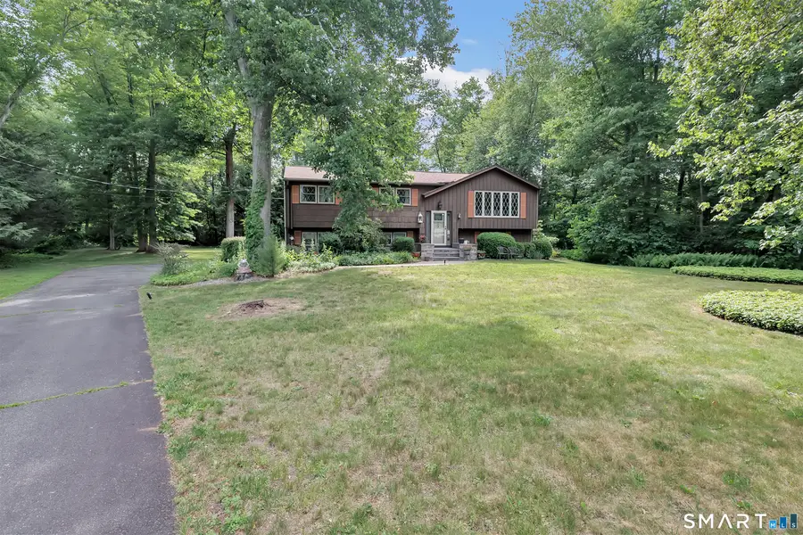 23 Leighton Court, North Haven, CT 06473 - #2
